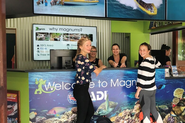 Hostal Magnums Airlie Beach - Hostel