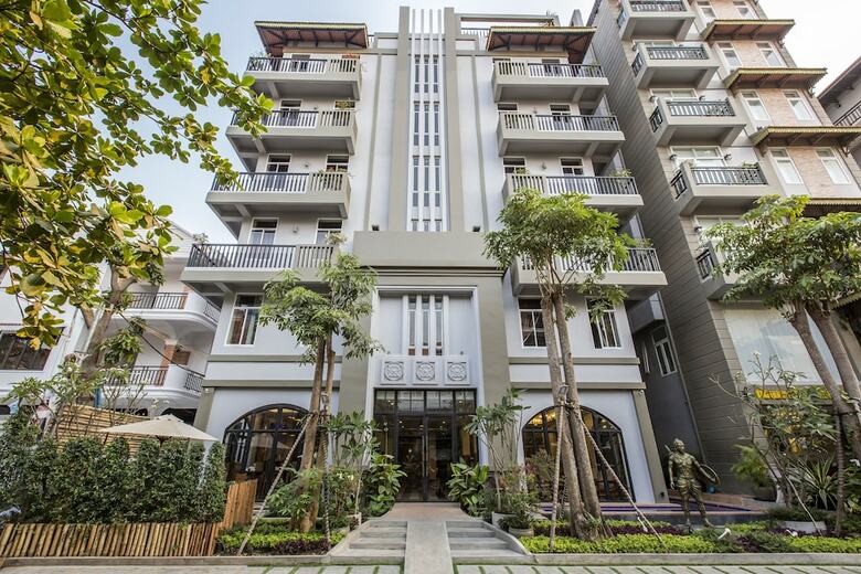 Queen Grand Boutique Hotel & Spa