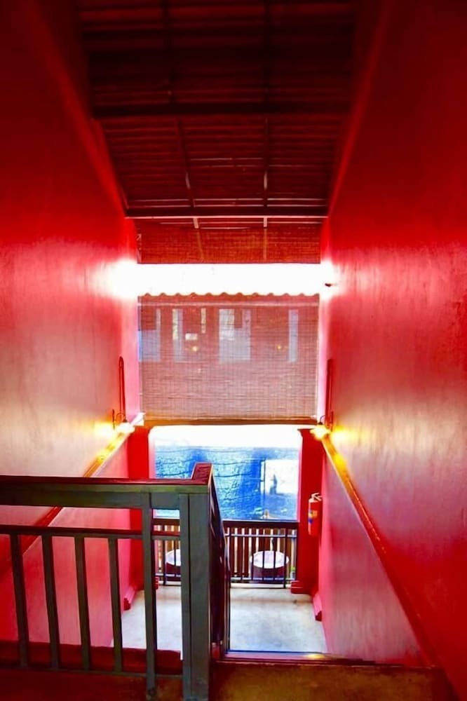 Hotel Tri Yaan Na Ros Colonial House