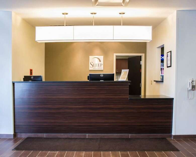 Hotel Sleep Inn & Suites