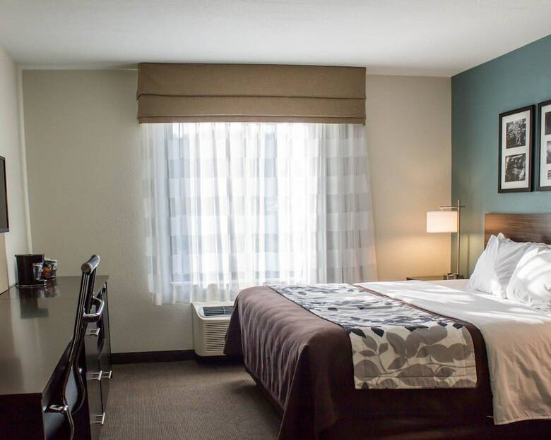 Hotel Sleep Inn & Suites