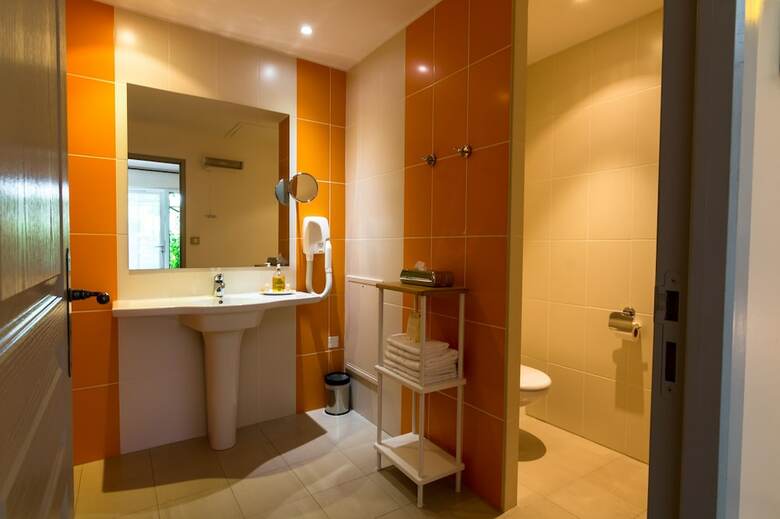 Hotel H�tel Les Restanques de Moustiers