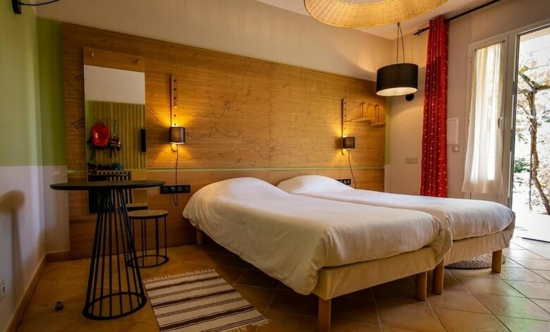 Hotel H�tel Les Restanques de Moustiers
