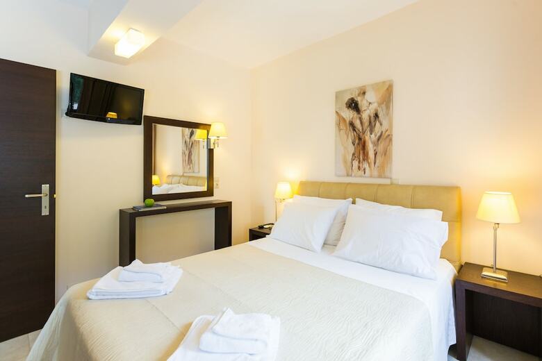 Aparthotel Pantheon Villas & Suites