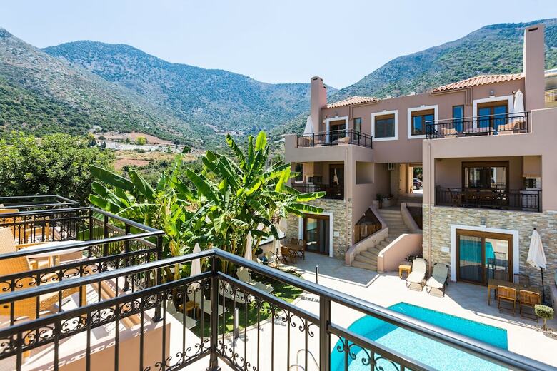Aparthotel Pantheon Villas & Suites
