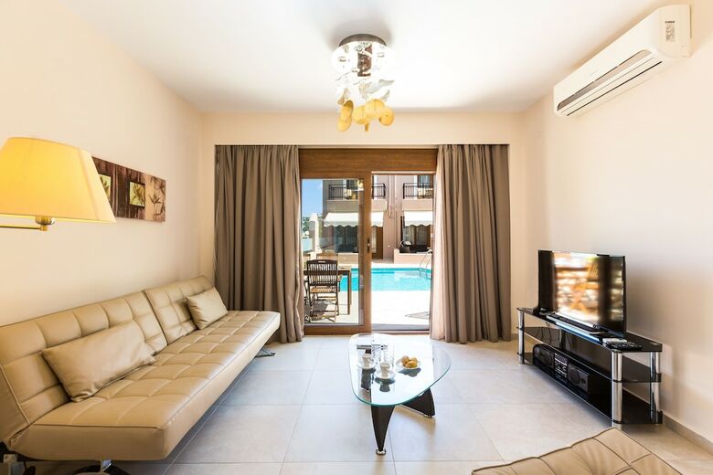 Aparthotel Pantheon Villas & Suites