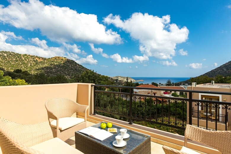 Aparthotel Pantheon Villas & Suites