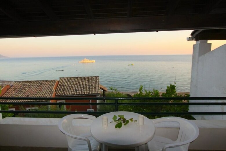 Hotel Glyfada Beach - Menigos Resort
