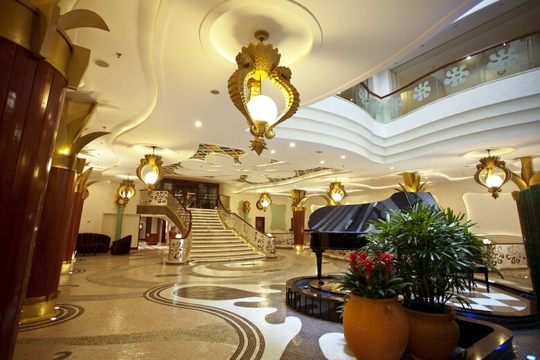 Cruise Business Hotel