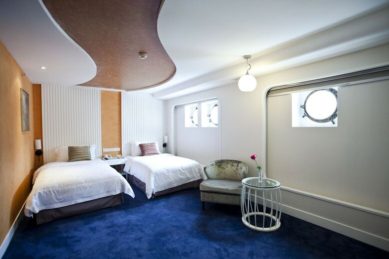 Cruise Business Hotel