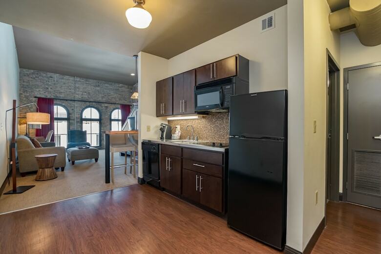Hotel The Brewhouse Inn & Suites