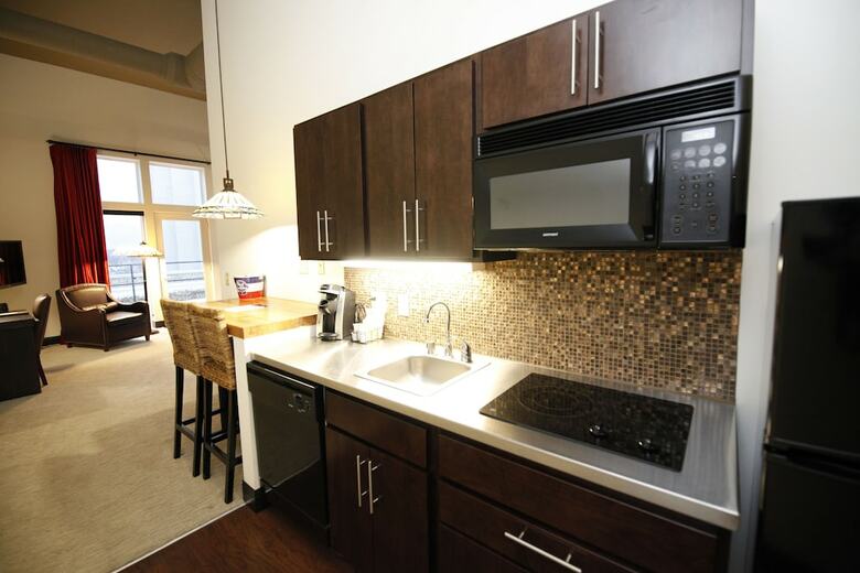 Hotel The Brewhouse Inn & Suites