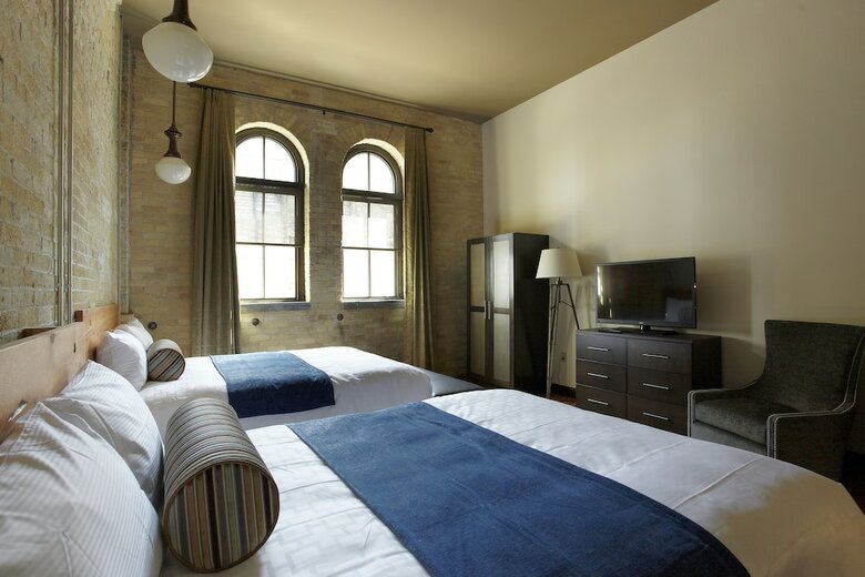 Hotel The Brewhouse Inn & Suites
