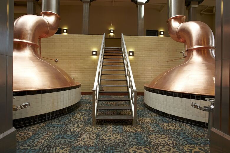Hotel The Brewhouse Inn & Suites