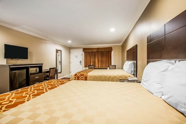 Motel Rodeway Inn & Suites