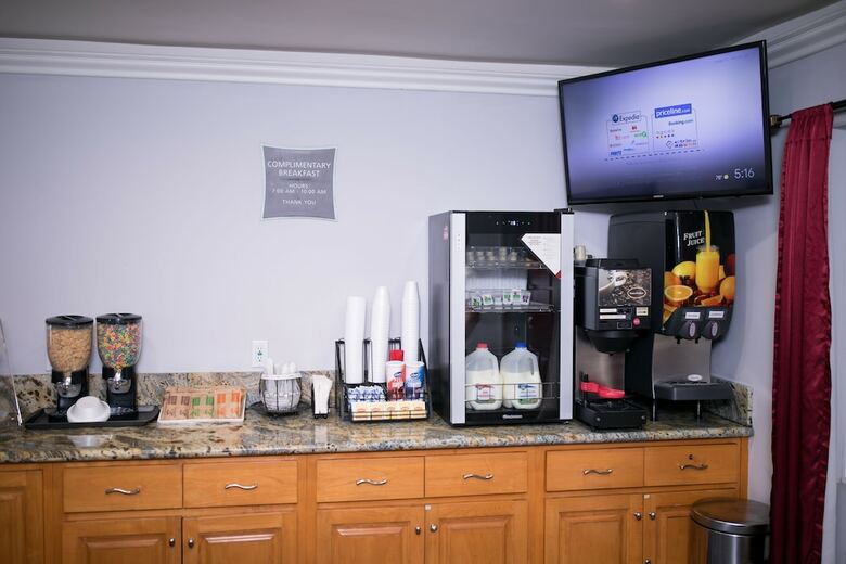 Motel Rodeway Inn & Suites