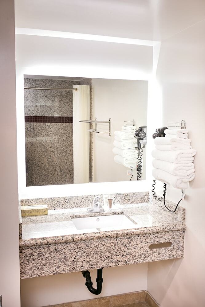 Motel Rodeway Inn & Suites