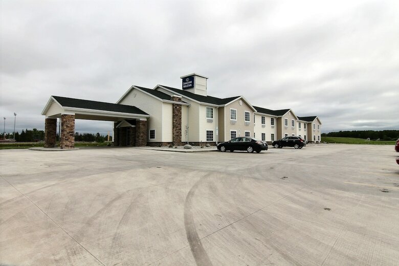 Cobblestone Hotel & Suites - Crookston