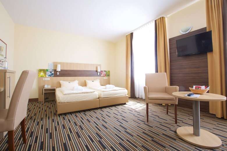 Kurpark-hotel Bad D�rkheim