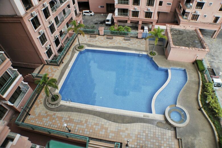 Marina Court Resort Condominium