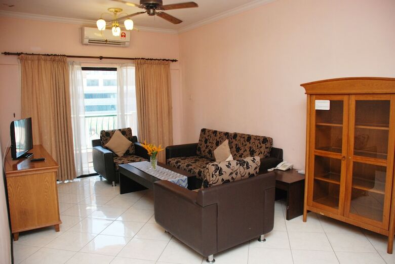 Marina Court Resort Condominium