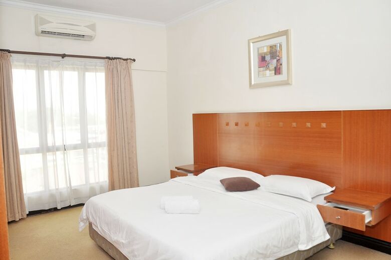 Marina Court Resort Condominium