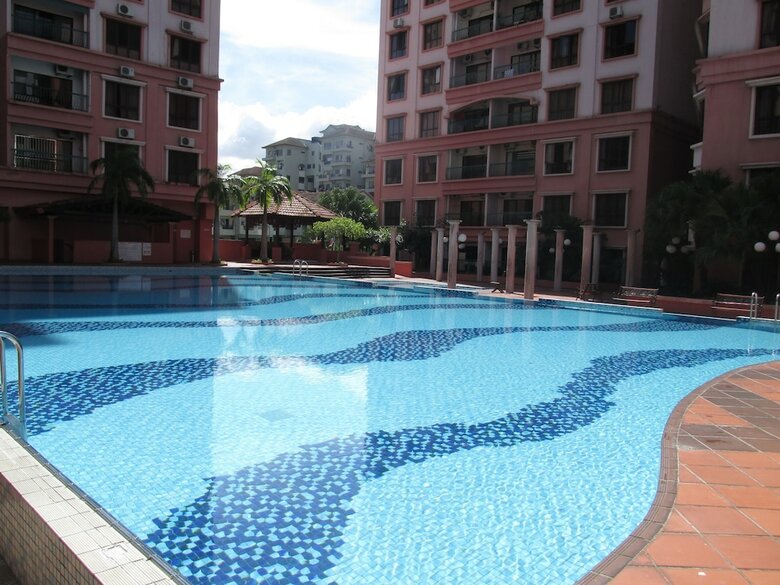 Marina Court Resort Condominium