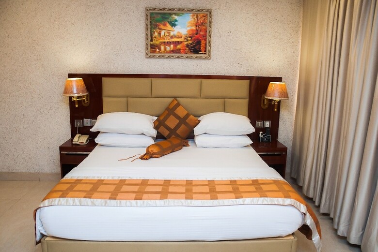 D Palms Airport Hotel