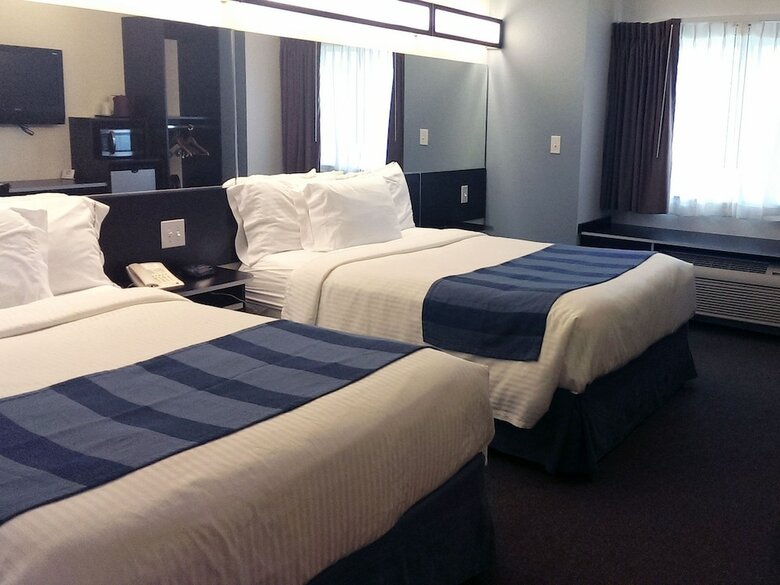 Hotel Three Rivers Inn & Suites