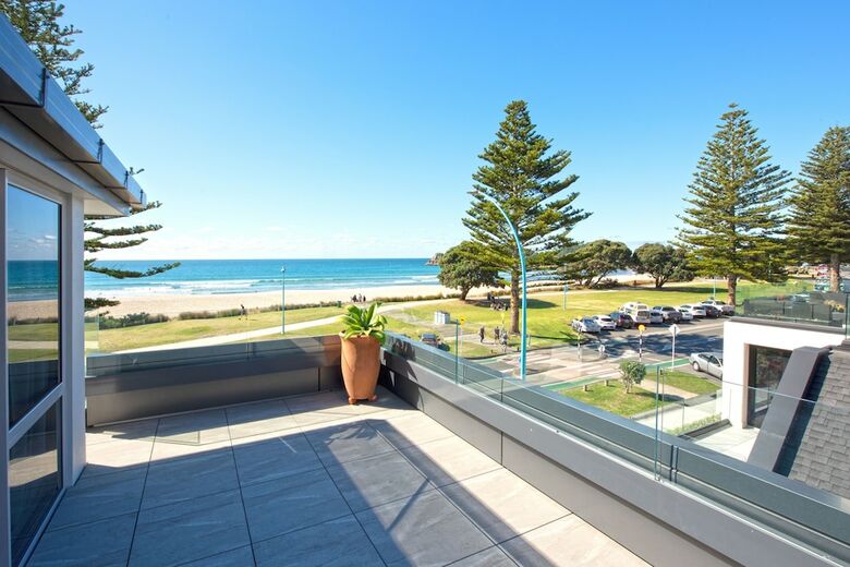 Aparthotel The Pavilions Beachfront Apartments