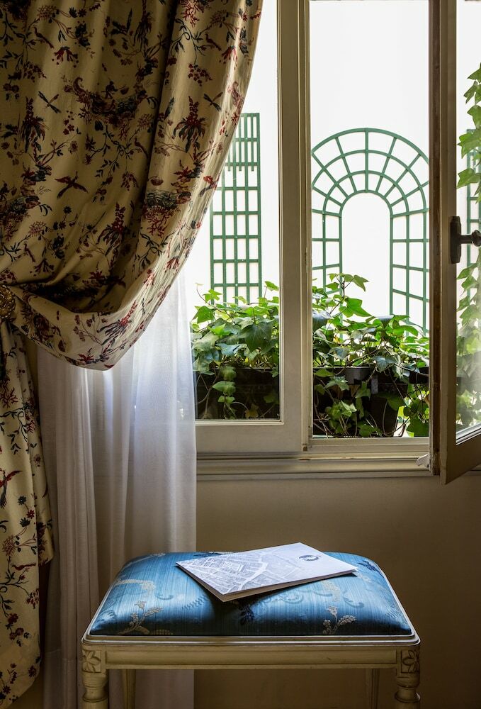 Hotel Caron de Beaumarchais