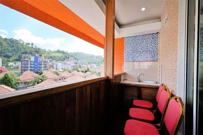 Hotel Oyo 485 Million Patong Beach Resort