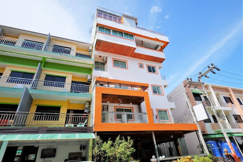 Hotel Oyo 485 Million Patong Beach Resort