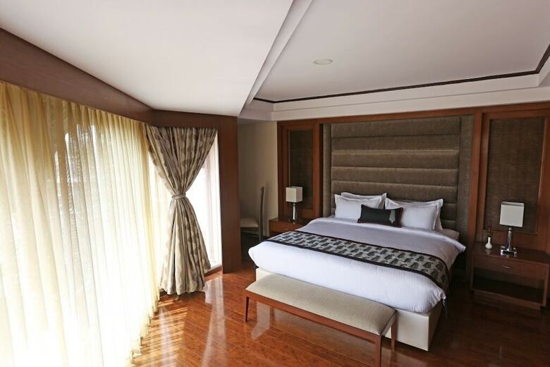 Hotel Golden Tulip Jaipur