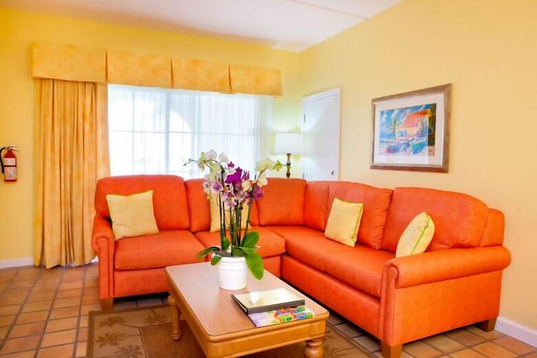 Paradise Harbour Club & Marina