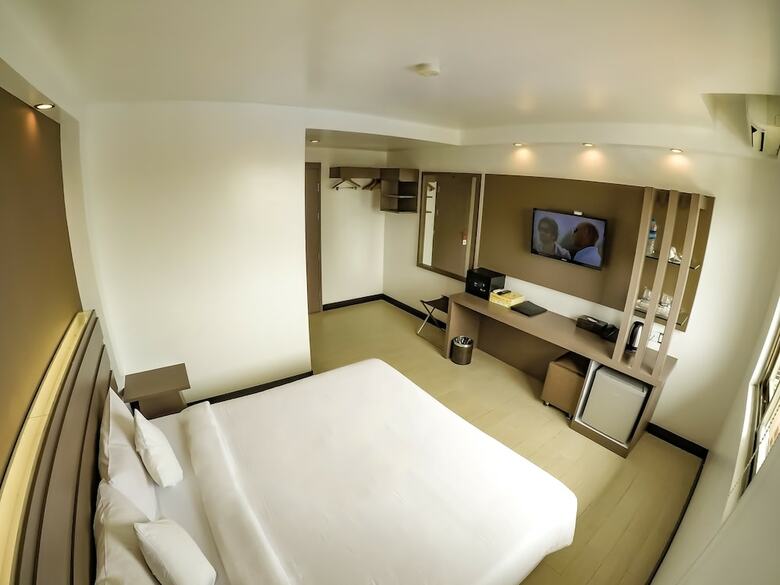 Hotel Clover City Center Plus