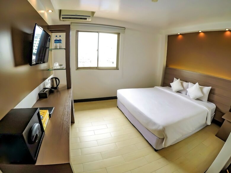 Hotel Clover City Center Plus