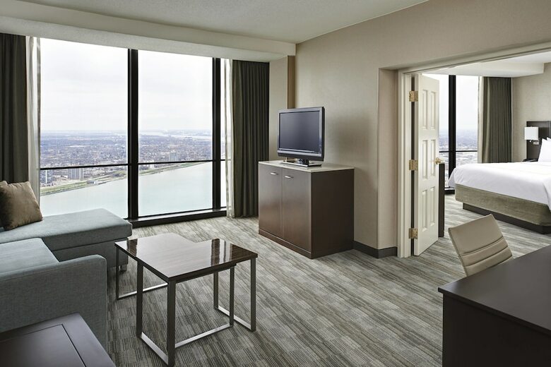 Hotel Detroit Marriott At The Renaissance Center