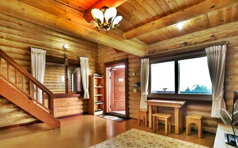 Hotel Jeju Jungmun Log Pension & Resort