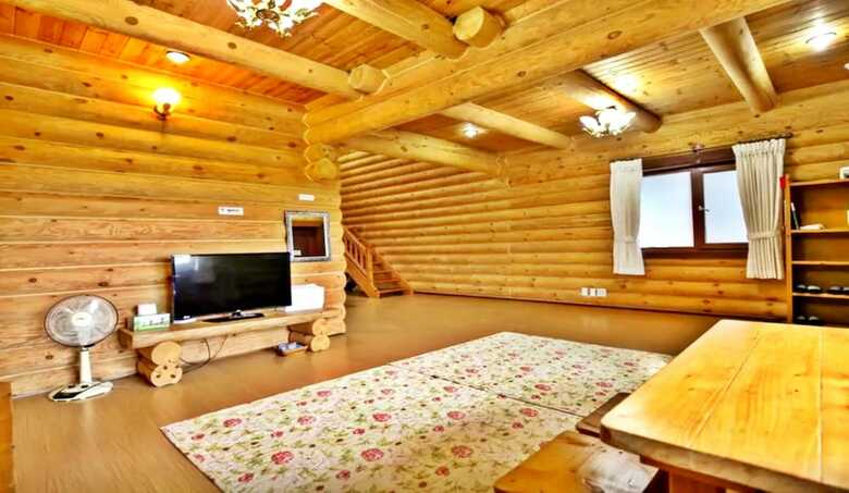 Hotel Jeju Jungmun Log Pension & Resort