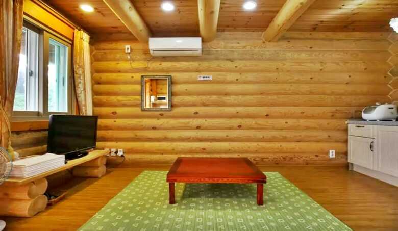 Hotel Jeju Jungmun Log Pension & Resort
