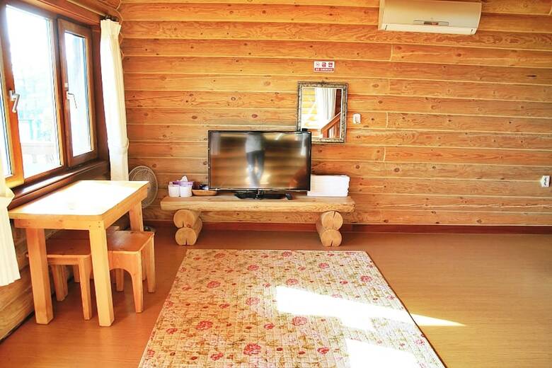 Hotel Jeju Jungmun Log Pension & Resort