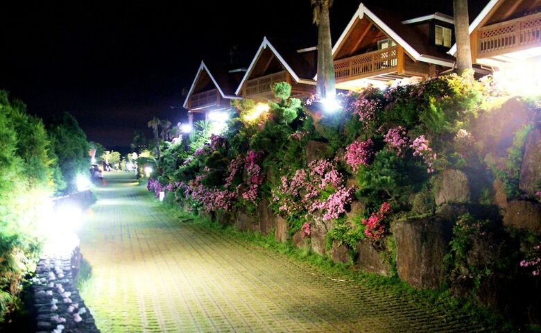 Hotel Jeju Jungmun Log Pension & Resort