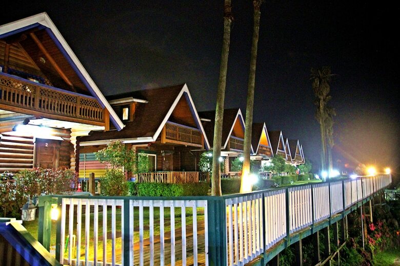 Hotel Jeju Jungmun Log Pension & Resort