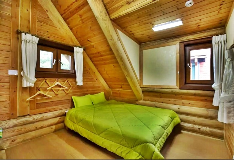 Hotel Jeju Jungmun Log Pension & Resort