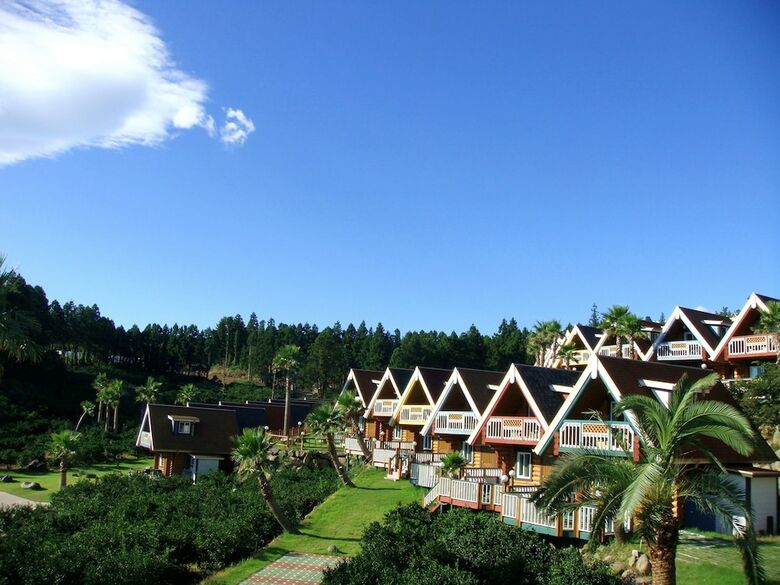 Hotel Jeju Jungmun Log Pension & Resort
