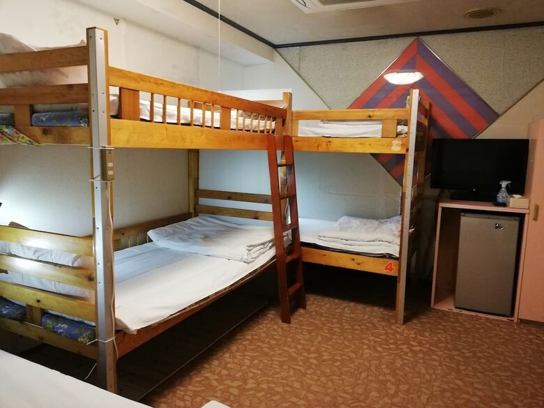 Hostal Family & Bakpak Tokyo Hostel