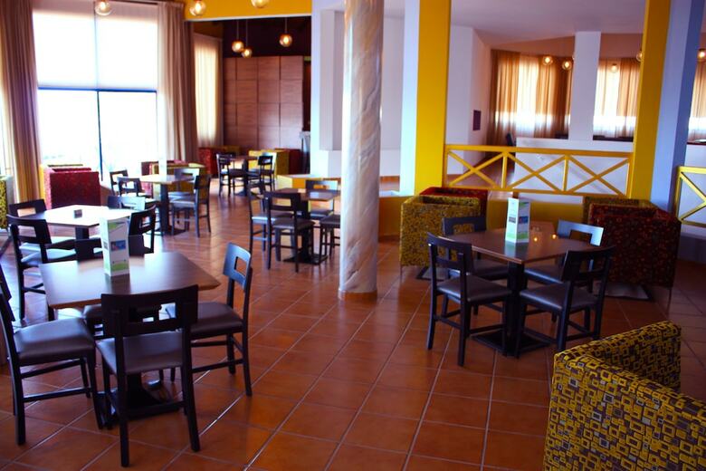 Aparthotel Myroandrou Beach Apartments