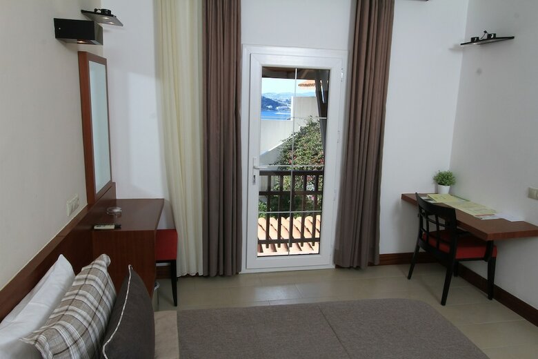 Hotel Manastir And Suites
