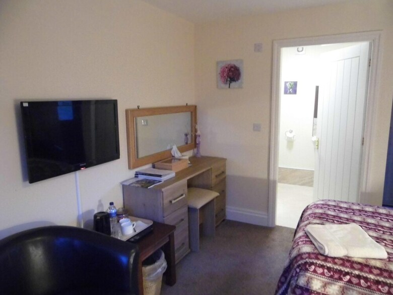Bed & Breakfast Clerk Laithe Lodge